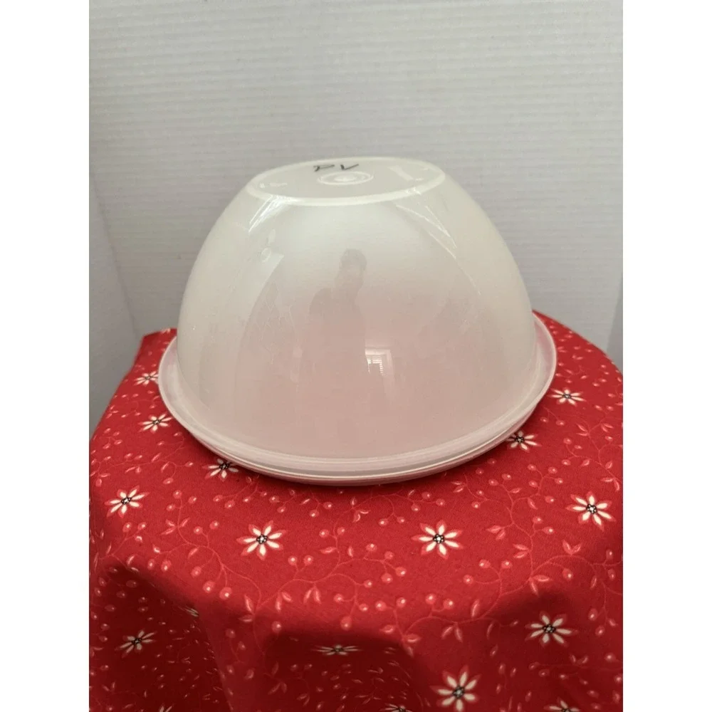 Tupperware Frosted Clear Pink Lid Mixing Storage Bowl Snowflake Pattern 7.5 Inch
